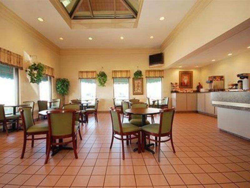 Hotel Quality & At Airport Blvd I-65 Mobile